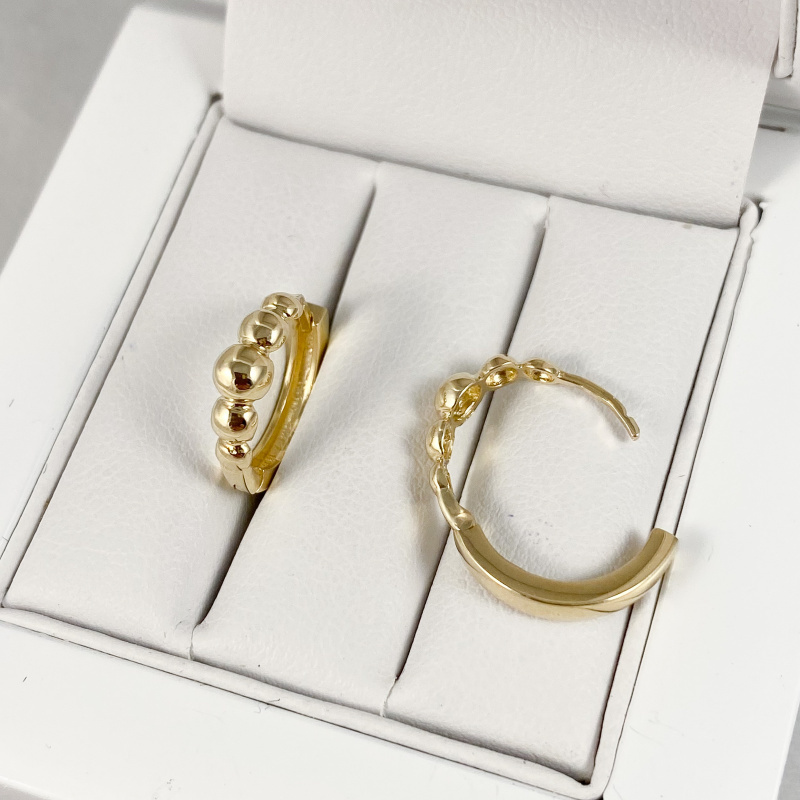 Žluté zlato náušnice kroužky s kuličkami 